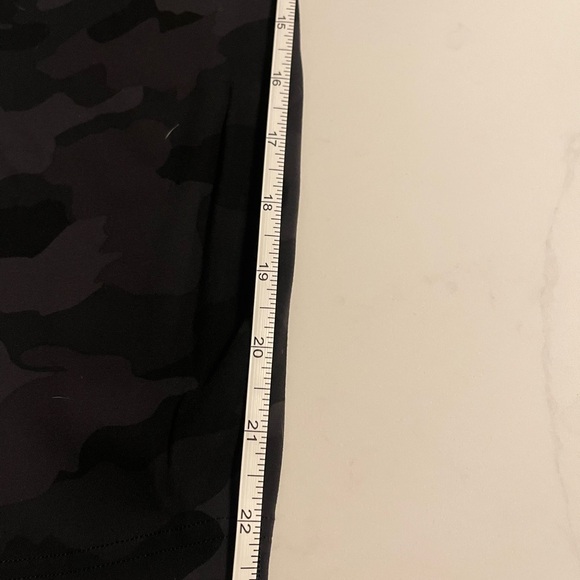 Lululemon Camouflage Leggings Size:6 unsure of style - Picture 11 of 13